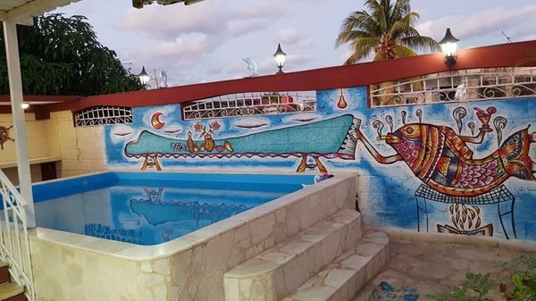 Casa de 5 cuartos, 6 baños y 2 garajes por $ 130.000 en Playa, La Habana