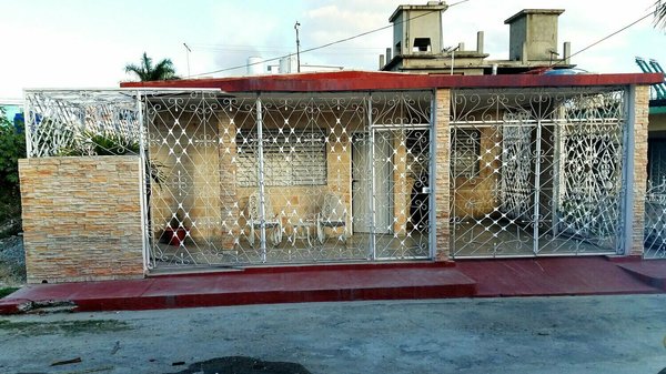 Casa de 3 cuartos, 2 baños y 1 garaje por $ 110.000 en Cienfuegos, Cienfuegos