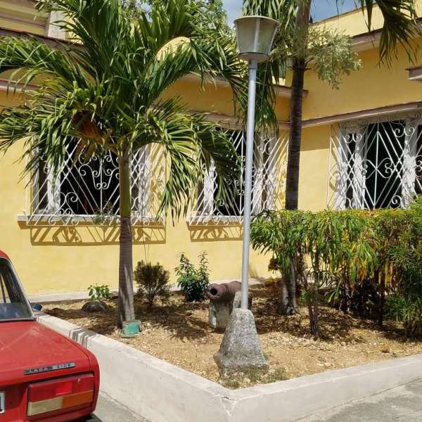 HEC805: Casa de 5 cuartos, 4 baños y 1 garaje por $ 95.000 en