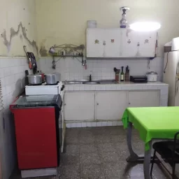 Casa de 6 cuartos y 2 baños por $ 180.000