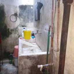 Casa de 4 cuartos y 1 baño por $ 24.000