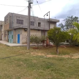 Casa de 8 cuartos, 12 baños y 2 garajes por $ 500.000