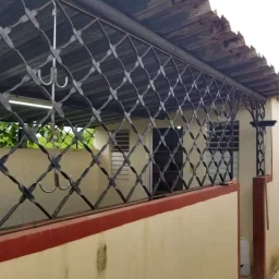 Casa de 2 cuartos, 3 baños y 1 garaje por $ 40.000