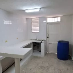 Apartamento de 2 cuartos y 1 baño por $ 7.000