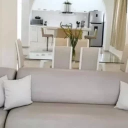 Casa de 4 cuartos, 3 baños y 1 garaje por $ 170.000