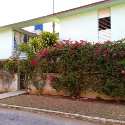 Casa de 6 cuartos, 6 baños y 1 garaje por $ 320.000