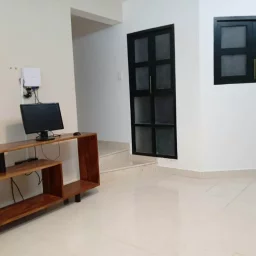 Casa de 6 cuartos, 6 baños y 1 garaje por $ 320.000