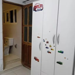 Casa de 6 cuartos, 6 baños y 1 garaje por $ 320.000