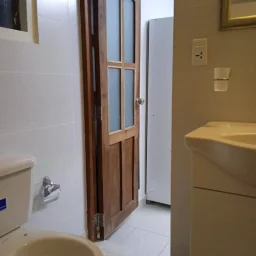 Casa de 6 cuartos, 6 baños y 1 garaje por $ 320.000