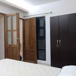 Casa de 6 cuartos, 6 baños y 1 garaje por $ 320.000