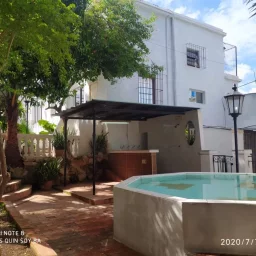 Casa de 8 cuartos, 6 baños y 1 garaje por $ 79.000