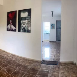 Casa de 8 cuartos, 6 baños y 1 garaje por $ 79.000