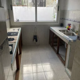 Casa de 8 cuartos, 6 baños y 1 garaje por $ 79.000