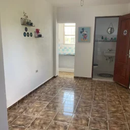 Casa de 8 cuartos, 6 baños y 1 garaje por $ 79.000