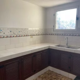 Casa de 8 cuartos, 6 baños y 1 garaje por $ 79.000