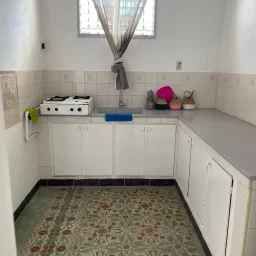 Casa de 8 cuartos, 6 baños y 1 garaje por $ 79.000