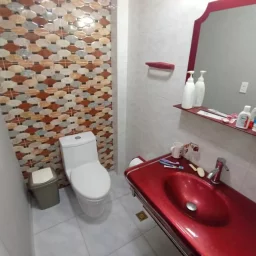 Casa de 4 cuartos, 3 baños y 1 garaje por $ 75.000