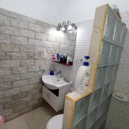 Casa de 4 cuartos, 3 baños y 1 garaje por $ 80.000