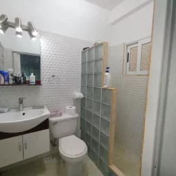 Casa de 4 cuartos, 3 baños y 1 garaje por $ 80.000