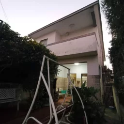 Casa de 4 cuartos, 3 baños y 1 garaje por $ 80.000