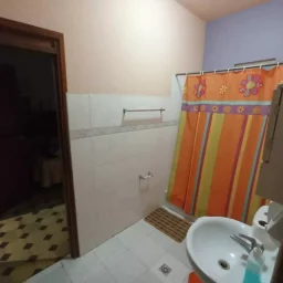 Casa de 4 cuartos, 3 baños y 1 garaje por $ 80.000