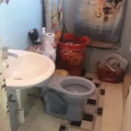 Casa de 3 cuartos y 2 baños por $ 18.000