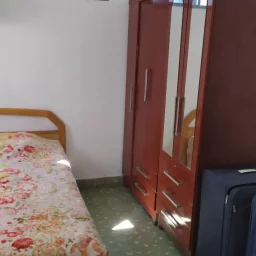 Casa de 2 cuartos y 1 baño por $ 10.000