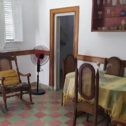 Casa de 2 cuartos y 1 baño por $ 10.000