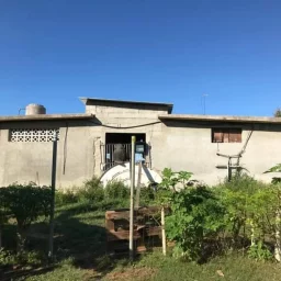 Casa de 3 cuartos, 3 baños y 1 garaje por $ 35.000