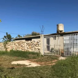 Casa de 3 cuartos, 3 baños y 1 garaje por $ 35.000