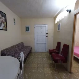 Apartamento de 3 cuartos y 2 baños por $ 7.000