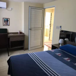 Casa de 4 cuartos, 5 baños y 1 garaje por $ 550.000