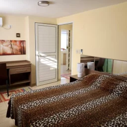 Casa de 4 cuartos, 5 baños y 1 garaje por $ 550.000