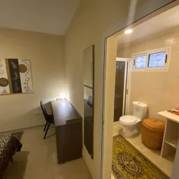 Casa de 4 cuartos, 5 baños y 1 garaje por $ 550.000