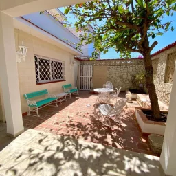 Casa de 4 cuartos, 5 baños y 1 garaje por $ 550.000