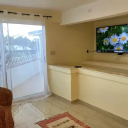 Casa de 4 cuartos, 5 baños y 1 garaje por $ 550.000