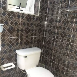 Apartamento de 3 cuartos y 1 baño por $ 20.000