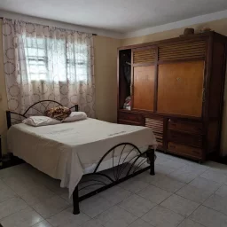 Casa de 3 cuartos y 1 baño por $ 45.000