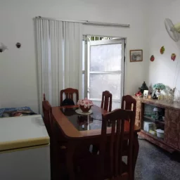 Casa de 2 cuartos, 1 baño y 1 garaje por $ 38.000