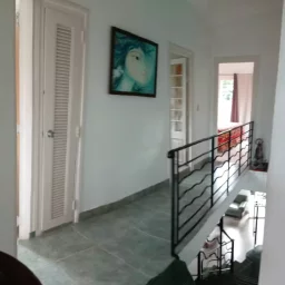 Casa de 5 cuartos y 4 baños por $ 160.000