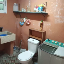 Casa de 6 cuartos y 4 baños por $ 60.000