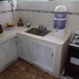 Casa de 2 cuartos y 1 baño por $ 20.000