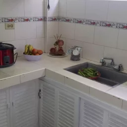 Casa de 2 cuartos y 1 baño por $ 20.000