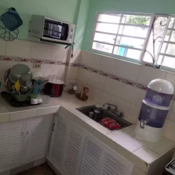 Casa de 2 cuartos y 1 baño por $ 20.000