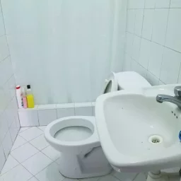 Casa de 2 cuartos y 1 baño por $ 20.000