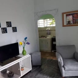 Casa de 2 cuartos y 1 baño por $ 25.000