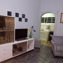 Casa de 2 cuartos y 1 baño por $ 20.000