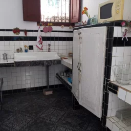 Casa de 8 cuartos y 3 baños por $ 90.000