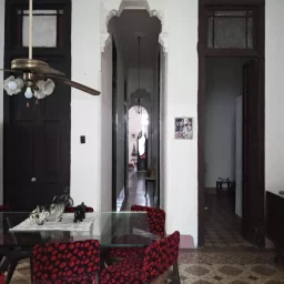 Casa de 8 cuartos y 3 baños por $ 90.000