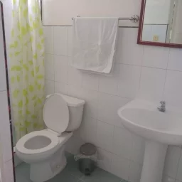 Casa de 2 cuartos y 2 baños por $ 45.000